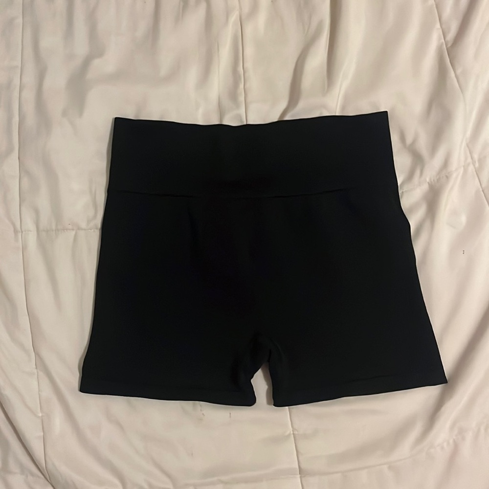 PINK seamless athletic spandex shorts. MAKE OFFERS!!